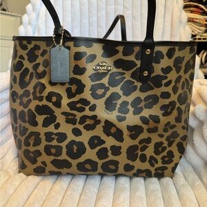 COACH LEOPARD TOTE REVERSIBLE